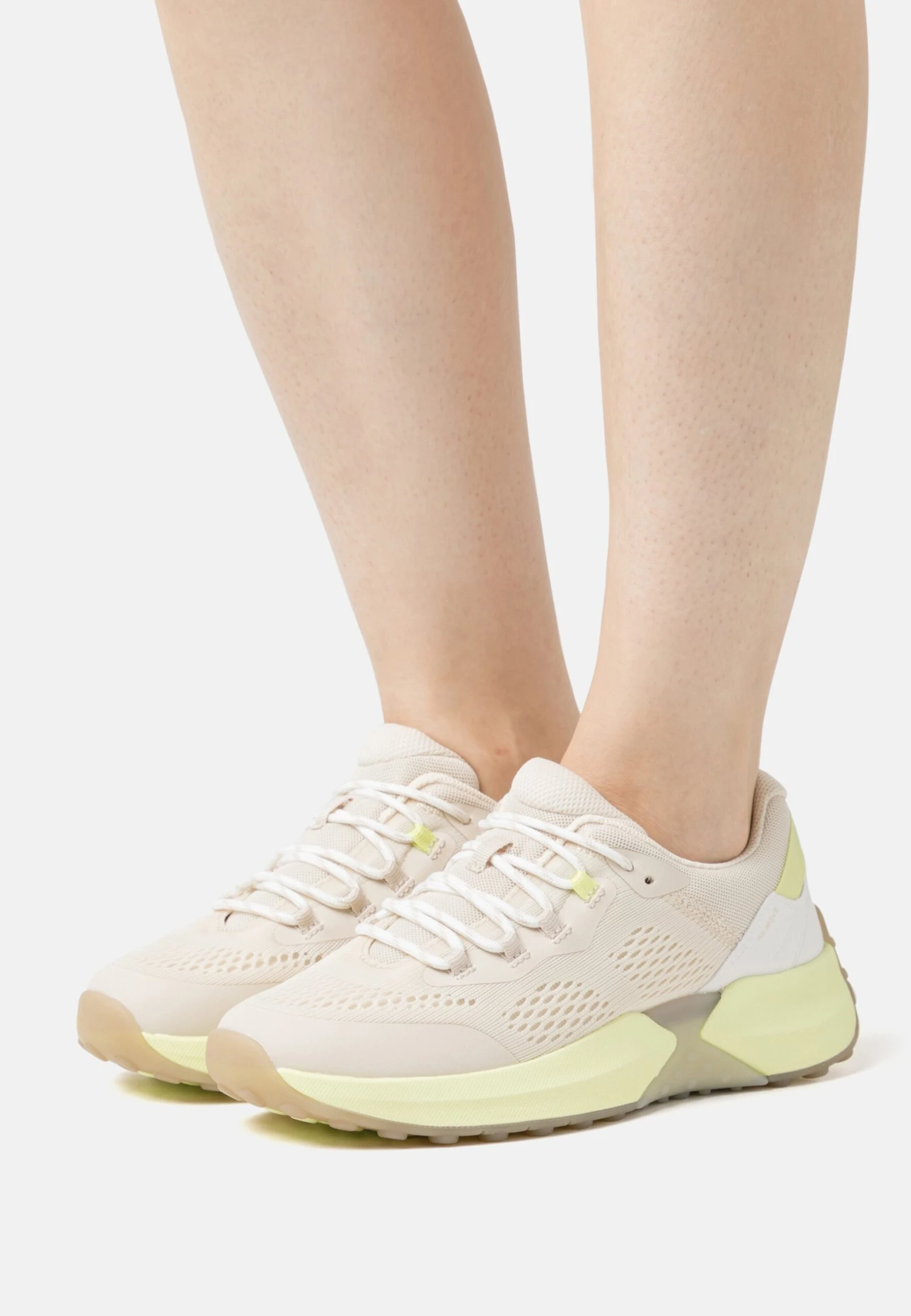 Gabor Comfort Sneakers Laag - Vanille 1 Gabor Comfort Sneakers Laag - Vanille